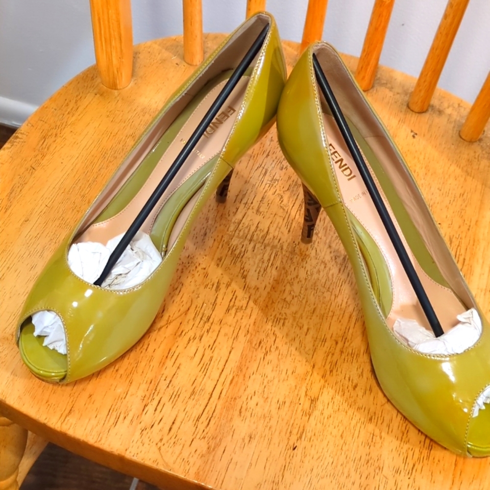 Spuntata Vernice Smog Fendi heels, size 40